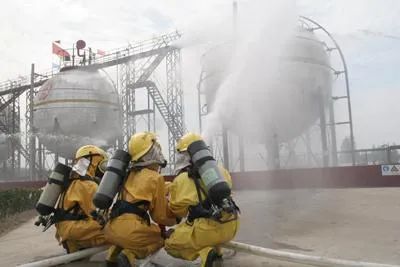 液氨储罐安全距离要求_液氨储罐安全间距_液氨储罐与建筑物之间的距离